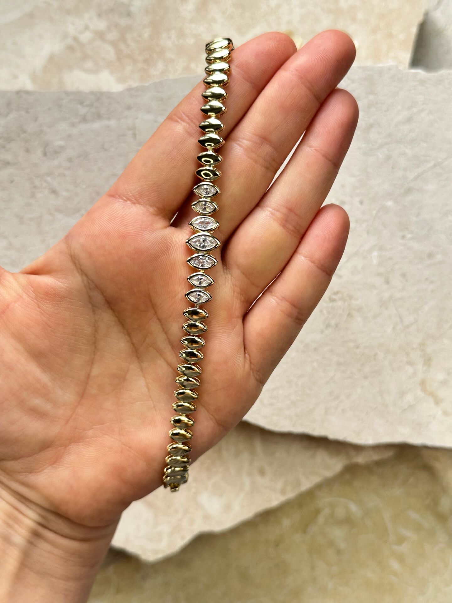 Xuping VIP Özel Seri | Premium Altın Kaplama Bileklik | Işıltılı & Şık Dokunuş | Gold Renk