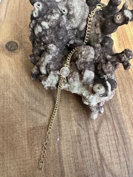 Taşlı Yuvarlak Madalyon Bileklik | VIP Premium | CM Logolu | Gold Renk