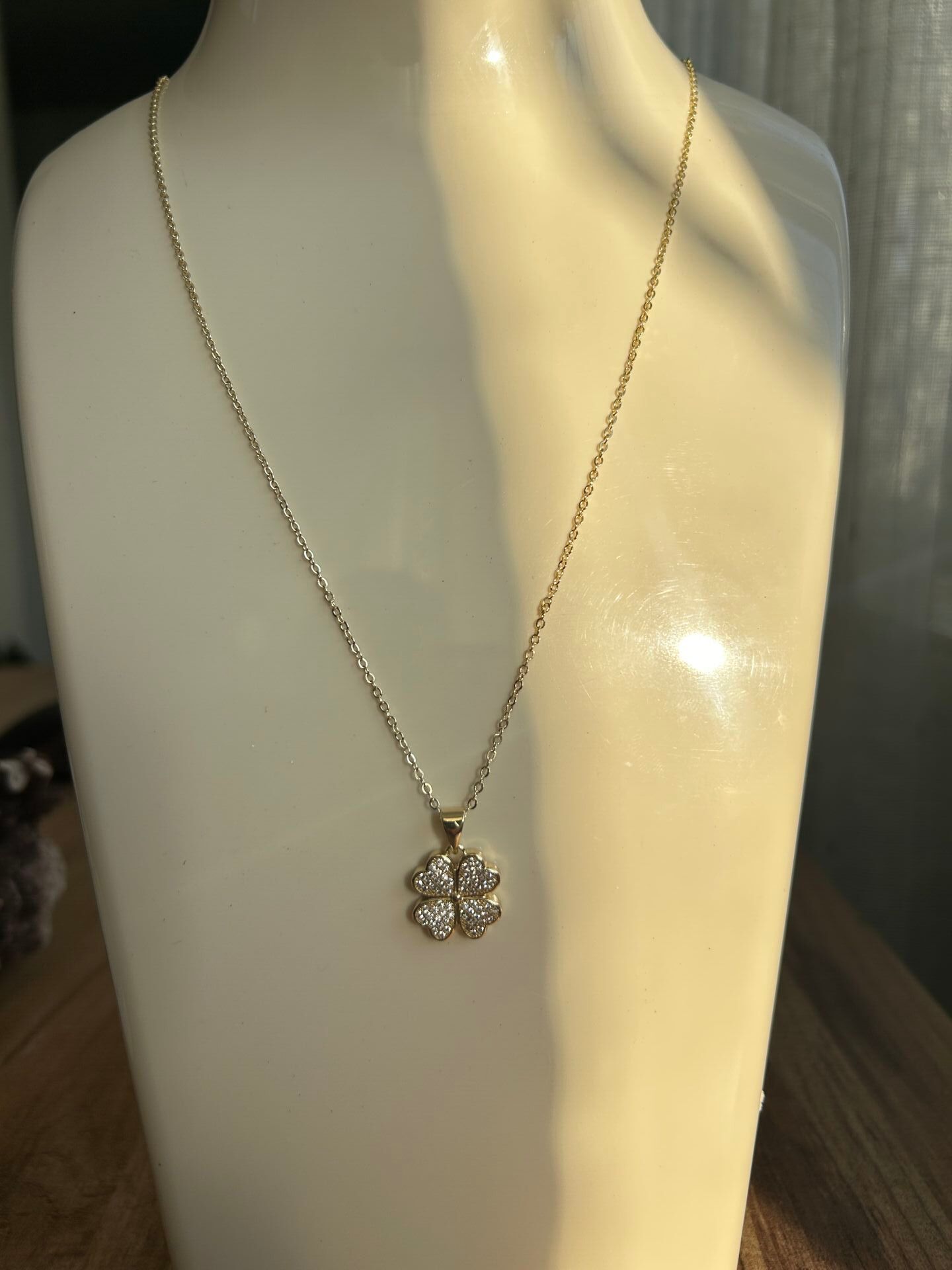 Taşlı Dört Yapraklı Yonca Altın Kaplama Kolye | VIP Özel Seri | CM Logolu - 45 Cm