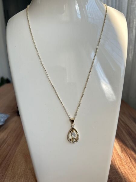 Taşlı Damla Motif Altın Kaplama Kolye | VIP Özel Seri | CM Logolu - 45 Cm