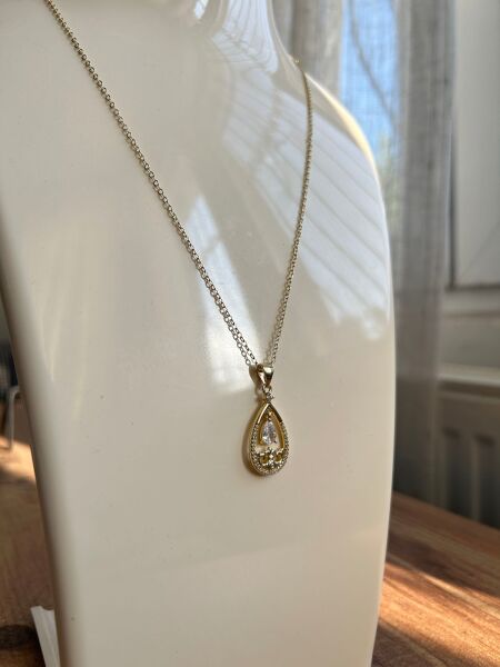 Taşlı Damla Motif Altın Kaplama Kolye | VIP Özel Seri | CM Logolu - 45 Cm