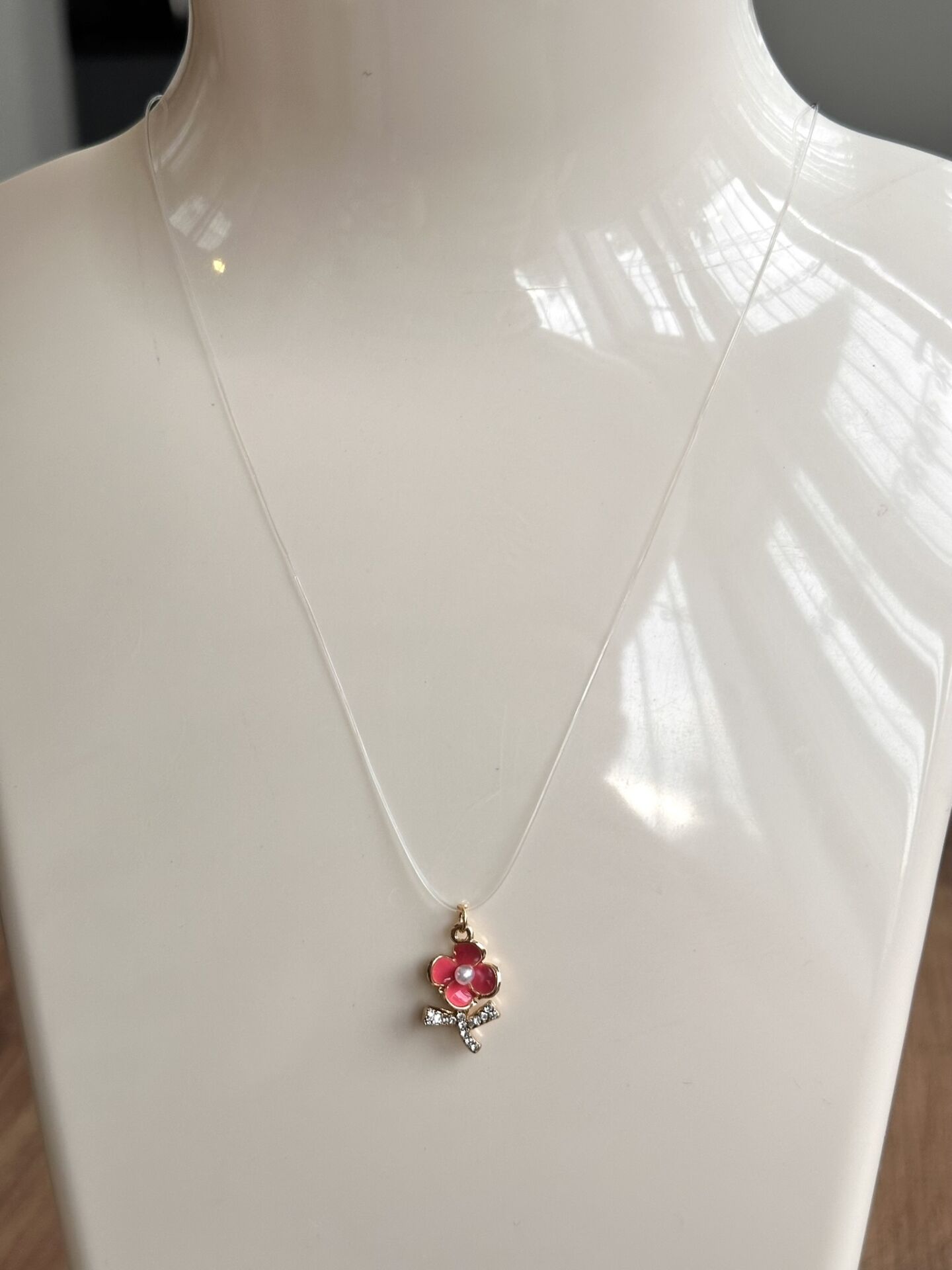 Hayalet Kolye - İncili Pembe Çiçek ve Taşlı Fiyonk | VIP Özel Seri | Gold Renk - 40 Cm