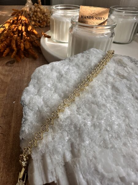 Taşlı Yonca Motifli Bileklik | VIP Premium | Gold Renk
