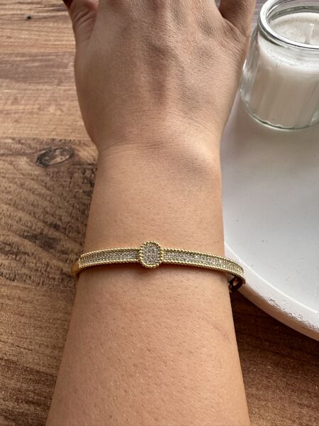Zirkon Taşlı Oval Detalı Çelik Kelepçe | 316L Paslanmaz Çelik | Gold Renk